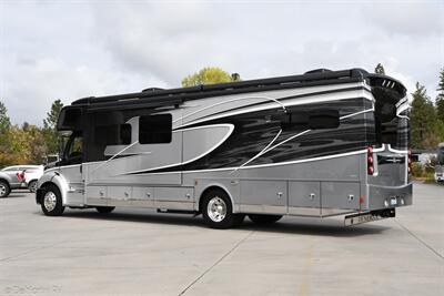 2022 Dynamax Dynaquest XL 3700BD - Photo 2 - Grass Valley, CA 95945-5207