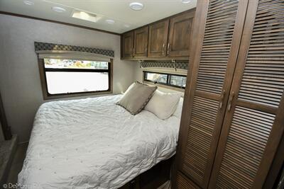 2022 Dynamax Dynaquest XL 3700BD - Photo 7 - Grass Valley, CA 95945-5207