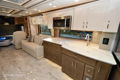 2026 Newmar Essex 4551   - Photo 7 - Grass Valley, CA 95945-5207