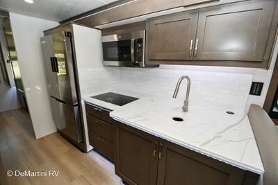 2026 Dynamax Europa 32KD   - Photo 16 - Grass Valley, CA 95945-5207