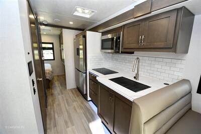 2026 Dynamax Isata 6 31KS   - Photo 5 - Grass Valley, CA 95945-5207