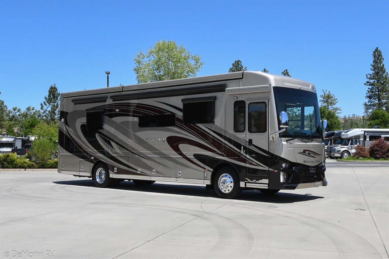 2019 Newmar Dutch Star 3717 - Photo 1 - Grass Valley, CA 95945-5207