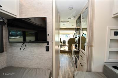2023 Thor Vegas 24.1   - Photo 9 - Grass Valley, CA 95945-5207