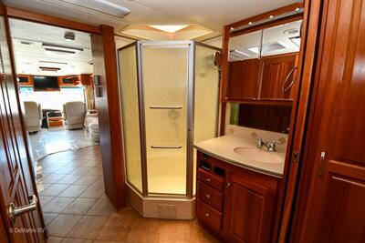 2004 Monaco Windsor 40PST   - Photo 10 - Grass Valley, CA 95945-5207