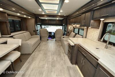 2021 Thor Venetian R40   - Photo 16 - Grass Valley, CA 95945-5207