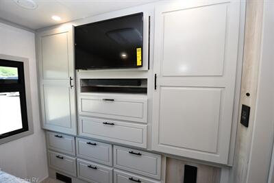 2026 Dynamax Dynaquest XL 3801TS   - Photo 11 - Grass Valley, CA 95945-5207
