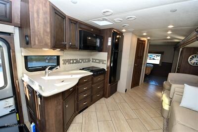 2018 Newmar Bay Star 3124   - Photo 13 - Grass Valley, CA 95945-5207