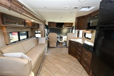 2018 Newmar Bay Star 3124   - Photo 3 - Grass Valley, CA 95945-5207