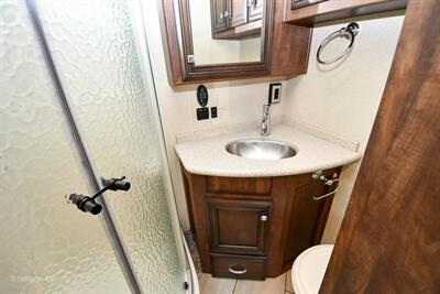 2018 Newmar Bay Star 3124   - Photo 7 - Grass Valley, CA 95945-5207