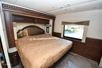 2018 Newmar Bay Star 3124   - Photo 16 - Grass Valley, CA 95945-5207