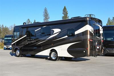 2018 Newmar Bay Star 3124   - Photo 2 - Grass Valley, CA 95945-5207