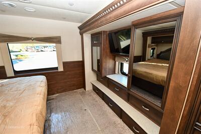 2018 Newmar Bay Star 3124   - Photo 15 - Grass Valley, CA 95945-5207