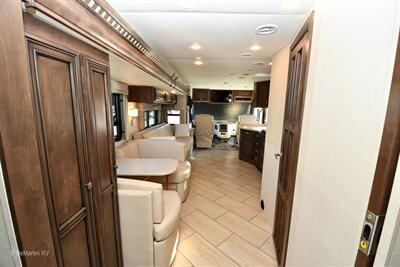 2018 Newmar Bay Star 3124   - Photo 5 - Grass Valley, CA 95945-5207