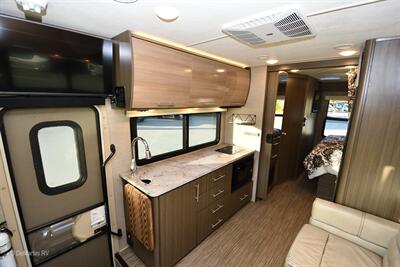 2018 Thor Vegas 25.3   - Photo 13 - Grass Valley, CA 95945-5207