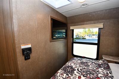 2018 Thor Vegas 25.3   - Photo 5 - Grass Valley, CA 95945-5207