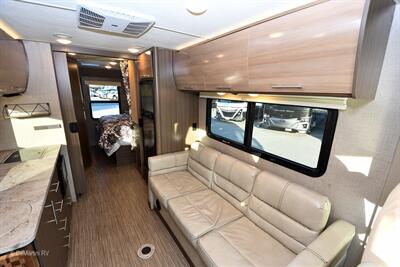 2018 Thor Vegas 25.3   - Photo 12 - Grass Valley, CA 95945-5207