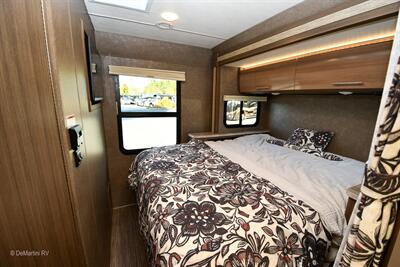 2018 Thor Vegas 25.3   - Photo 15 - Grass Valley, CA 95945-5207