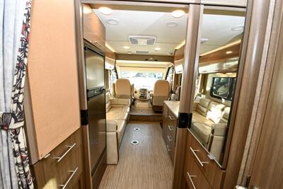 2018 Thor Vegas 25.3   - Photo 3 - Grass Valley, CA 95945-5207