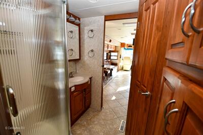 2007 Holiday Rambler Endeavor 40PDQ   - Photo 6 - Grass Valley, CA 95945-5207