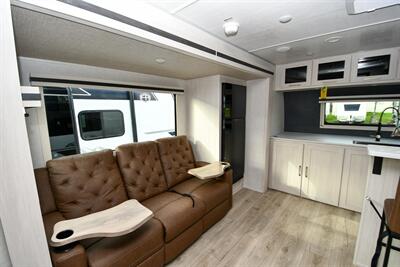 2025 Forest River Surveyor Legend 235FKLE   - Photo 12 - Grass Valley, CA 95945-5207