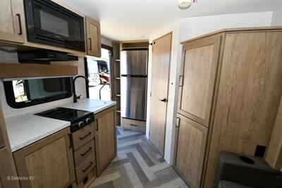 2022 Ember Overland Series 201FBQ - Photo 12 - Grass Valley, CA 95945-5207