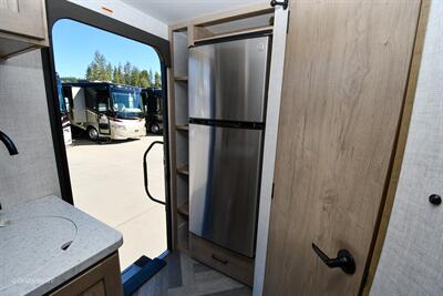 2022 Ember Overland Series 201FBQ - Photo 14 - Grass Valley, CA 95945-5207
