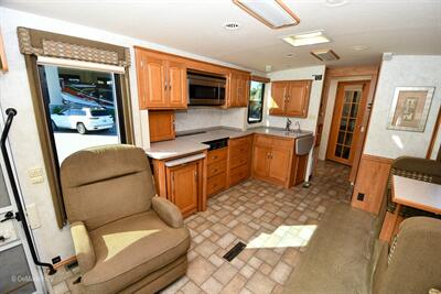 2006 Itasca Sunrise 35A   - Photo 6 - Grass Valley, CA 95945-5207