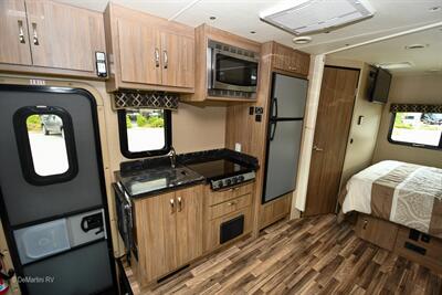 2016 Dynamax Isata 3 24FW - Photo 6 - Grass Valley, CA 95945-5207