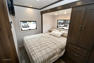 2026 Dynamax Isata 3 24FW   - Photo 6 - Grass Valley, CA 95945-5207