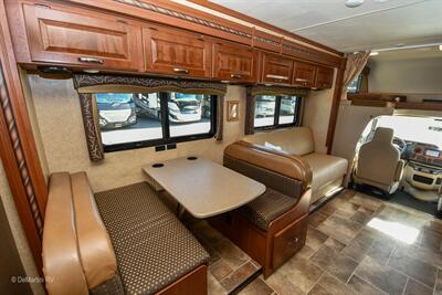 2016 Thor Chateau 31L   - Photo 12 - Grass Valley, CA 95945-5207