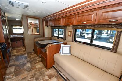 2016 Thor Chateau 31L   - Photo 5 - Grass Valley, CA 95945-5207