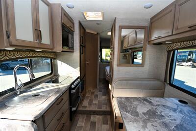 2021 Thor Chateau 22B   - Photo 3 - Grass Valley, CA 95945-5207