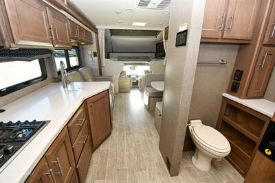 2022 Thor Omni SV34 - Photo 3 - Grass Valley, CA 95945-5207