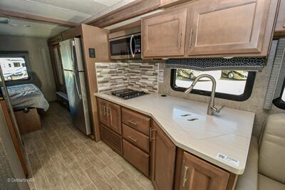 2022 Thor Omni SV34 - Photo 14 - Grass Valley, CA 95945-5207