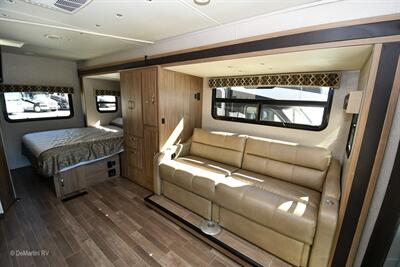 2018 Dynamax Isata 3 24FW   - Photo 4 - Grass Valley, CA 95945-5207