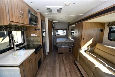 2018 Dynamax Isata 3 24FW   - Photo 3 - Grass Valley, CA 95945-5207