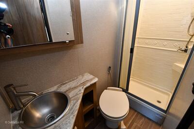 2018 Dynamax Isata 3 24FW   - Photo 8 - Grass Valley, CA 95945-5207