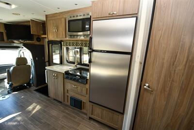 2018 Dynamax Isata 3 24FW   - Photo 11 - Grass Valley, CA 95945-5207