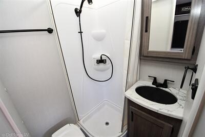 2020 Lance Travel Trailer 1475   - Photo 10 - Grass Valley, CA 95945-5207