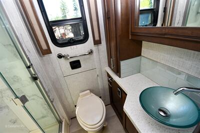 2021 Newmar Ventana 3412   - Photo 8 - Grass Valley, CA 95945-5207