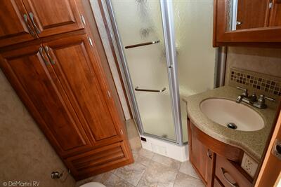 2008 Monaco Knight 40SKQ   - Photo 8 - Grass Valley, CA 95945-5207