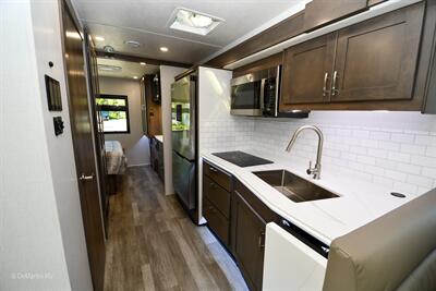 2026 Dynamax Isata 6 4x4 31KS   - Photo 7 - Grass Valley, CA 95945-5207