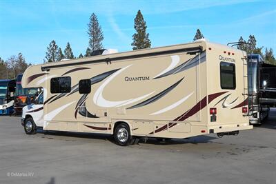 2016 Thor Quantum WS31   - Photo 2 - Grass Valley, CA 95945-5207