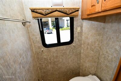 2004 Holiday Rambler Endeavor 38PBDD - Photo 12 - Grass Valley, CA 95945-5207