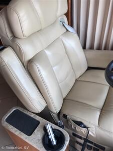 2007 Country Coach Magna 630 Series Rembrandt   - Photo 21 - Grass Valley, CA 95945-5207