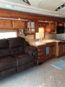 2007 Country Coach Magna 630 Series Rembrandt   - Photo 5 - Grass Valley, CA 95945-5207