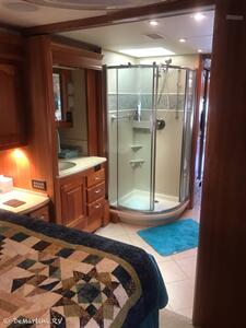 2007 Country Coach Magna 630 Series Rembrandt   - Photo 11 - Grass Valley, CA 95945-5207