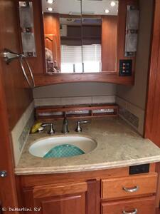 2007 Country Coach Magna 630 Series Rembrandt   - Photo 12 - Grass Valley, CA 95945-5207