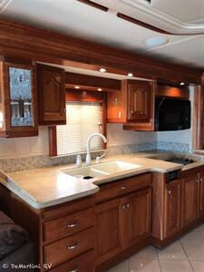 2007 Country Coach Magna 630 Series Rembrandt   - Photo 6 - Grass Valley, CA 95945-5207