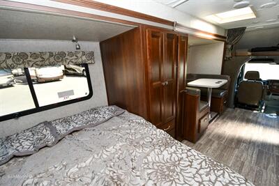 2018 Forest River Forester MBS 2401W - Photo 10 - Grass Valley, CA 95945-5207